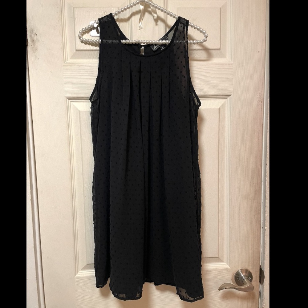 Sam Edelman Black Shift Dress Small Textured Polka Dot Scoop Neck Flowy Fairy